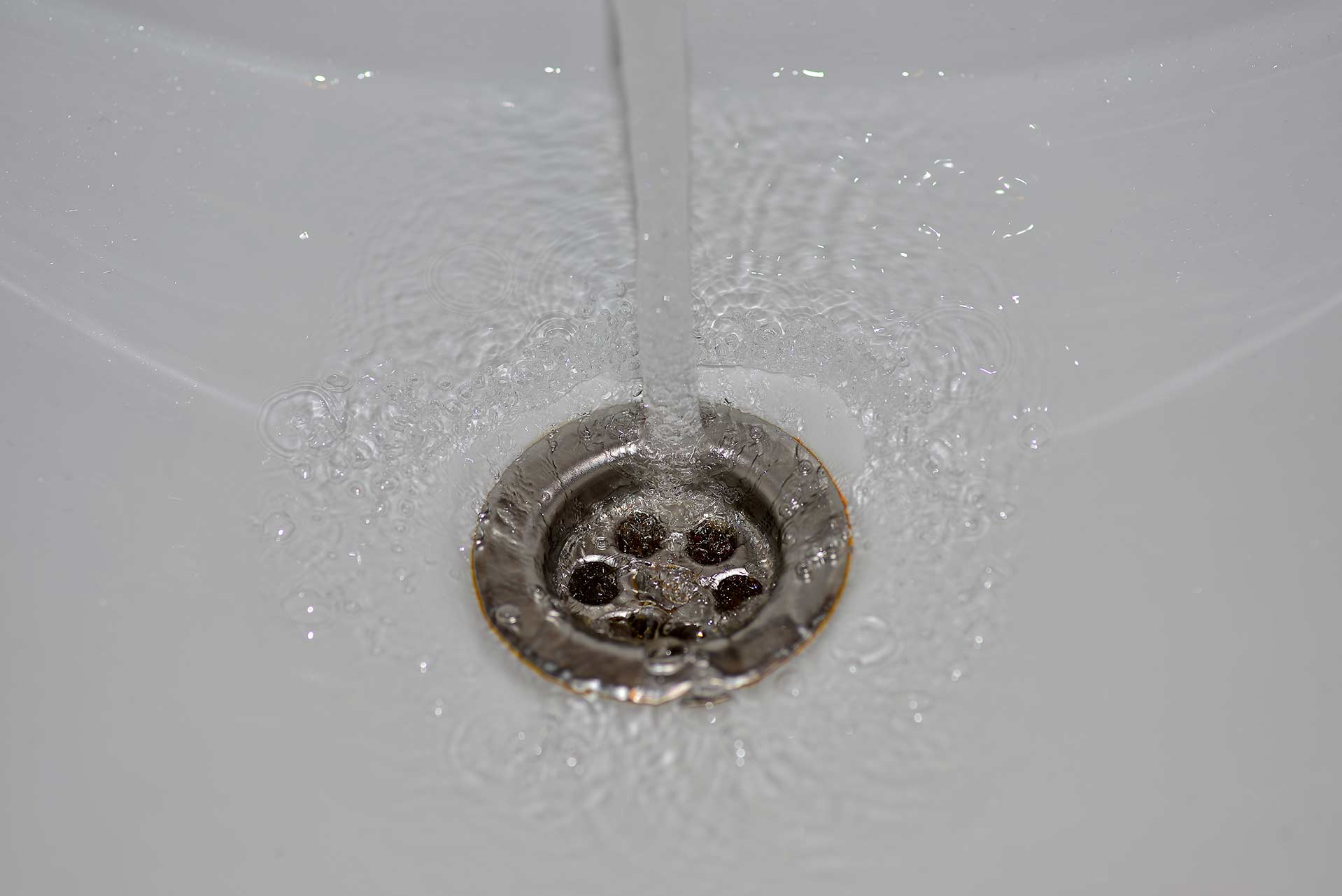A2B Drains provides services to unblock blocked sinks and drains for properties in St Albans.